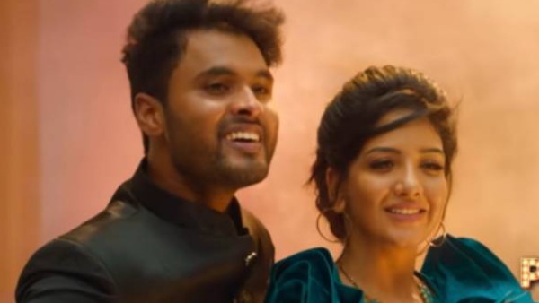 வெளிநாட்டில் சுற்றுப்பயணம் 