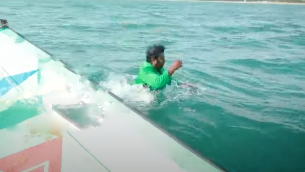 கடலில் குதித்த கூல் சுரேஷ் கடலில் குதித்த கூல் சுரேஷ்