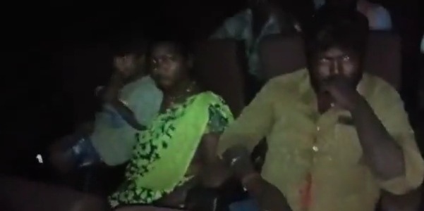 படம் பார்க்கும் வீடியோ 