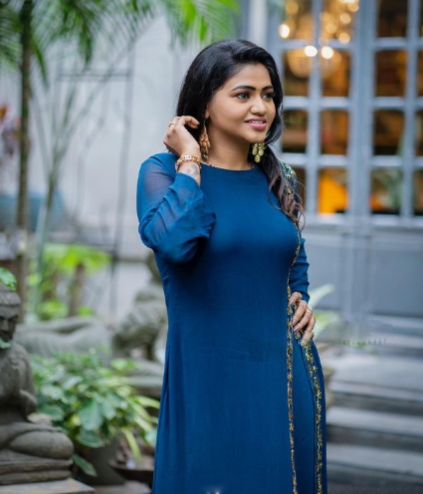 நடிகை ஷாலு ஷம்மு