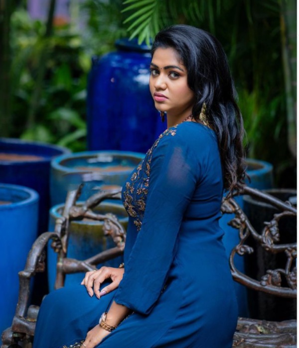 இணையத்தில் படு ஆக்டிவ்