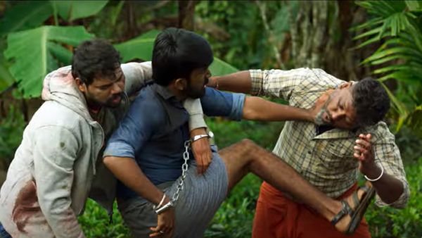 பருந்தாகுது ஊர்க்குருவி