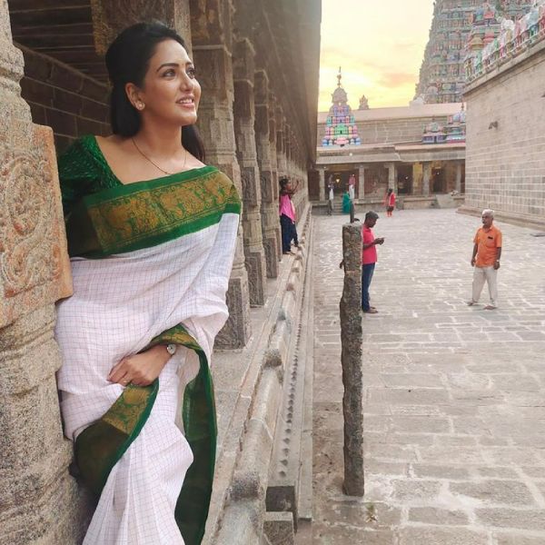  அடுத்தடுத்த போட்டோஷுட்