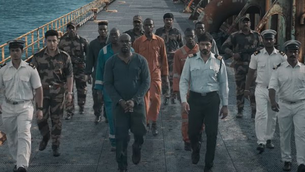 அகிலன் டிரைலர் எப்படி இருக்கு?