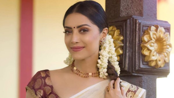 நோயோடு போராடும் மம்தா மோகன் தாஸ் நோயோடு போராடும் மம்தா மோகன் தாஸ்