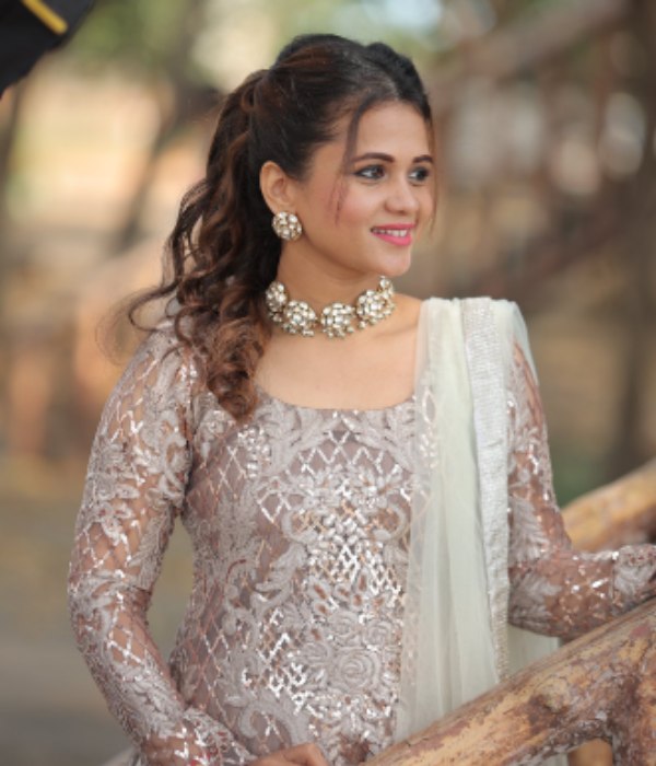 தொகுப்பாளினி மணிமேகலை