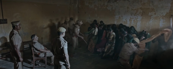 பெண்களை நிர்வாணப்படுத்தி பெண்களை நிர்வாணப்படுத்தி