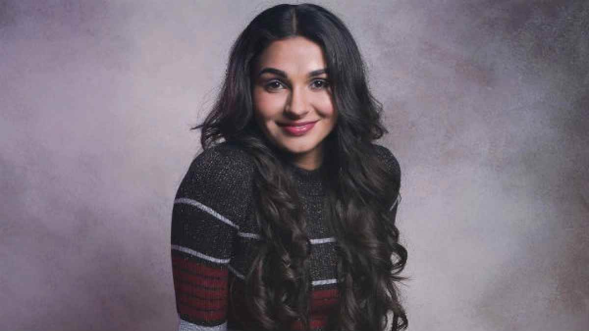 Actress Andreas new photoshoot picutres in Backless makes fans stunning Actress Andreas new photoshoot picutres in Backless makes fans stunning