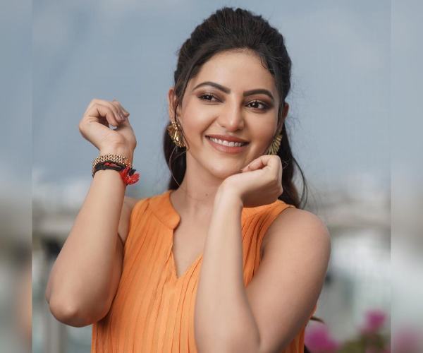 நடிகை அதுல்யா ரவி