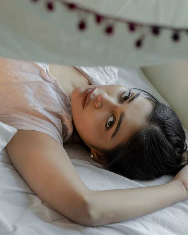 actress dharsha gupta stunning photos on instagram