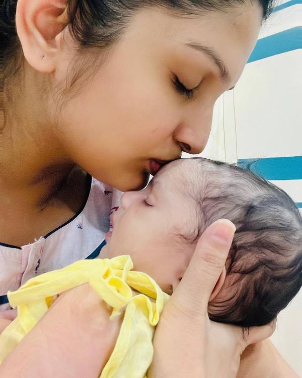 Serial actor Arnav Emotional interview about his girl baby