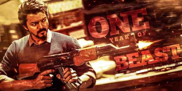 Blue Sattai Maran roasts Beast with KGF 2 and Vijay fans slammed him Blue Sattai Maran roasts Beast with KGF 2 and Vijay fans slammed him