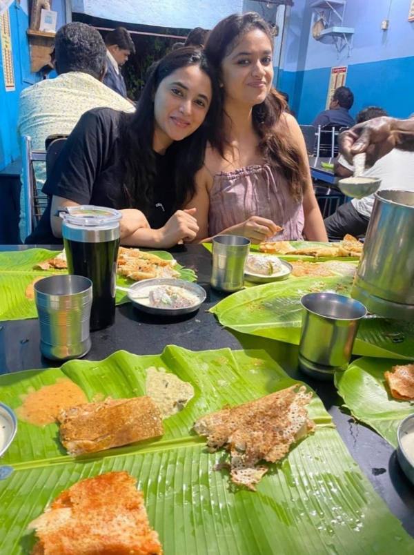 Keerthy Suresh and Priyanka Mohan eating Dosa at a hotel photo trending in social media 