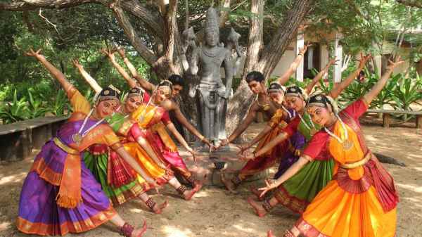 Kalakshetra issue Dr Sharmila strongly opposes Abirami comment