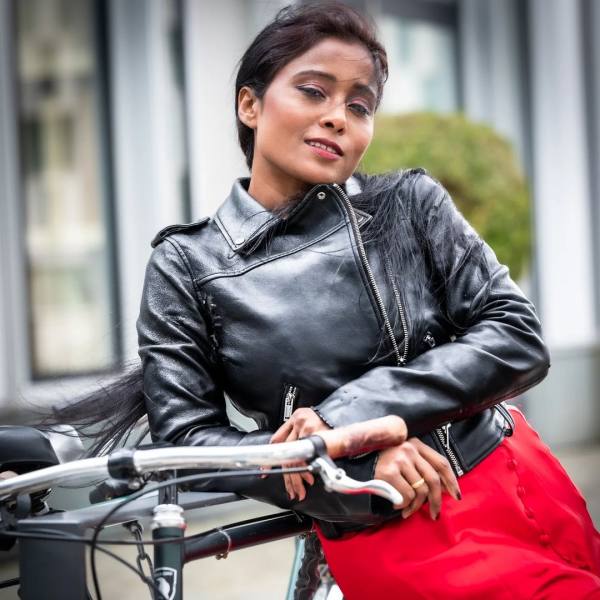 Nikita Gokhale topless latest saree photo stuns everyone 