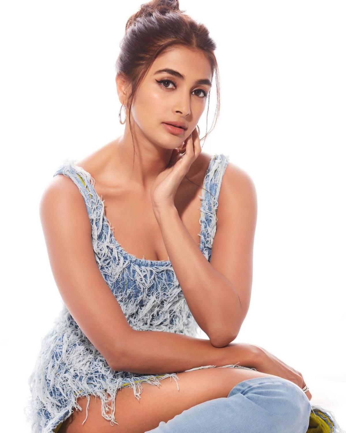 Actress Pooja hegde says that everything around her seems to be a dream 