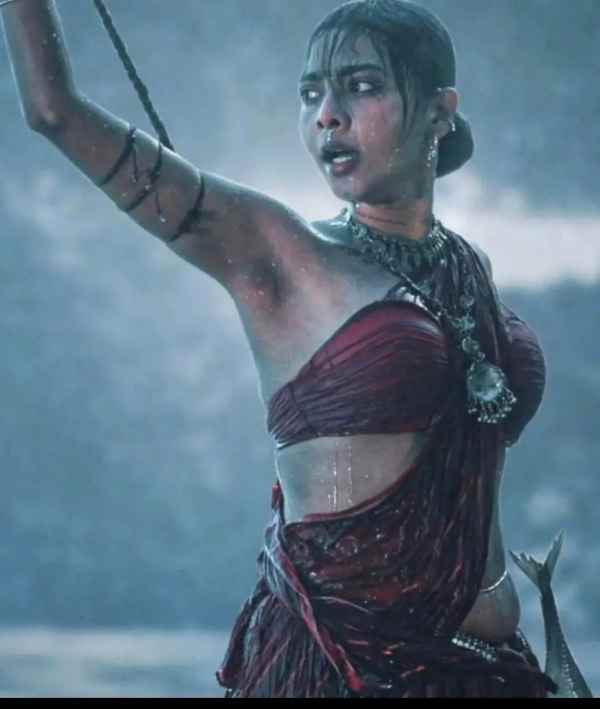 Ponniyin Selvan 2 stars Sobhita Dhulipala and Aishwarya Lekshmi stuns in transparent saree pics 