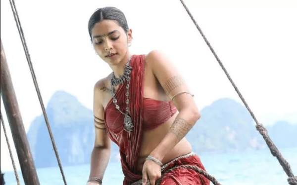 Aishwarya Lekshmi opens up about her Poonguzhali getup miscomfort at PS2 stage 