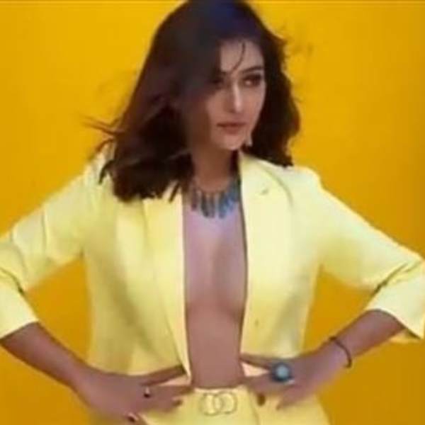 Payal Rajput once revealed her hot asset and now goes half naked for Mangalavaaram Payal Rajput once revealed her hot asset and now goes half naked for Mangalavaaram