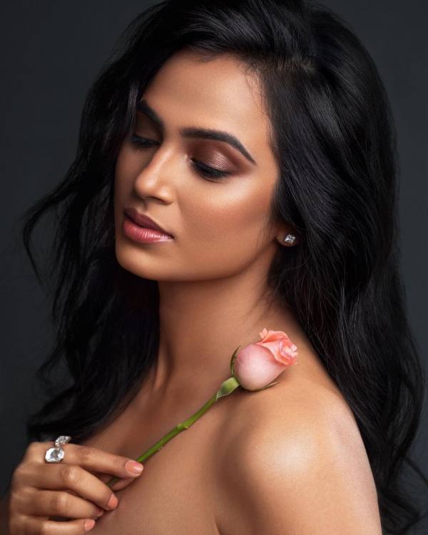 Ramya Pandian latest hot photoshoot pics grabs fans attention very much Ramya Pandian latest hot photoshoot pics grabs fans attention very much