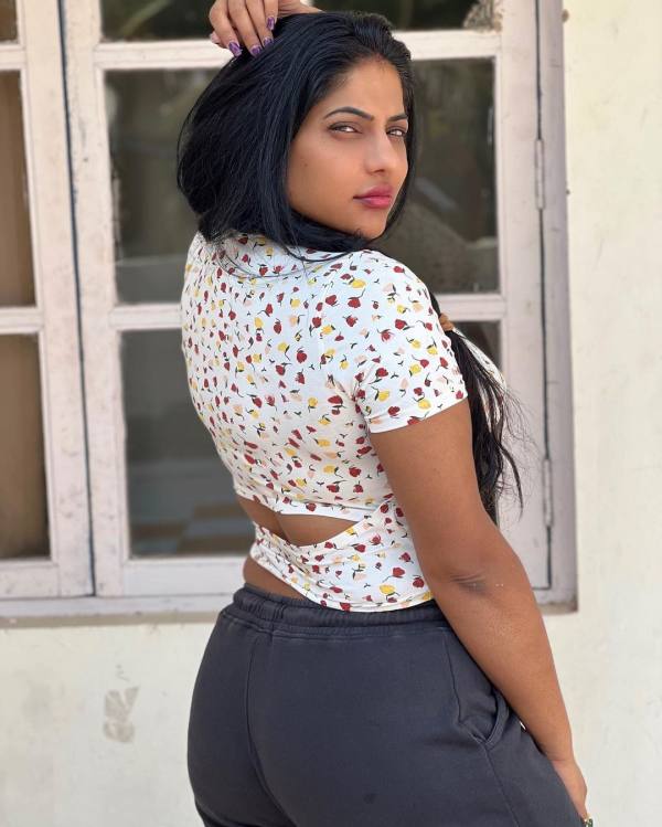 Reshma Pasupuleti latest costume gets trolled by fans 