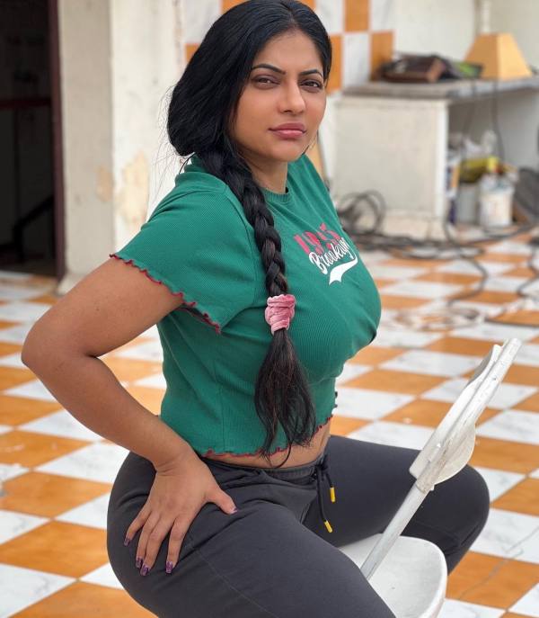 Reshma Pasupuleti latest costume gets trolled by fans 