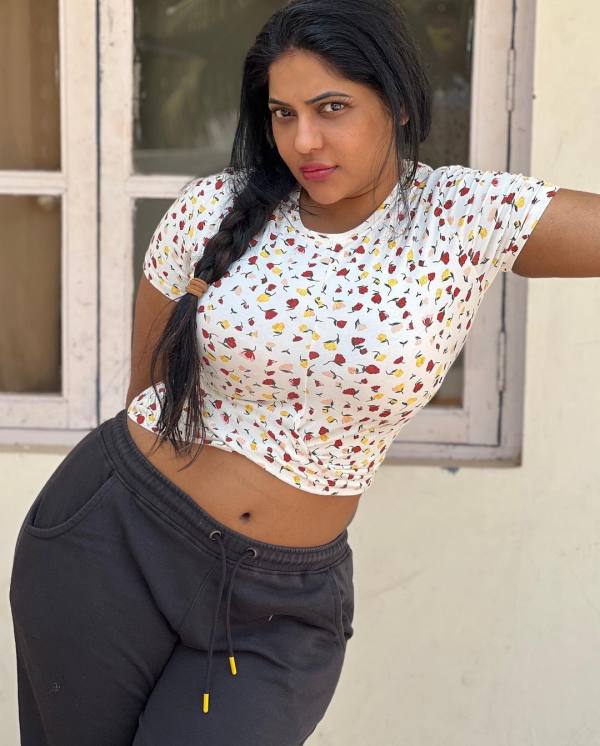 Reshma Pasupuleti latest costume gets trolled by fans 