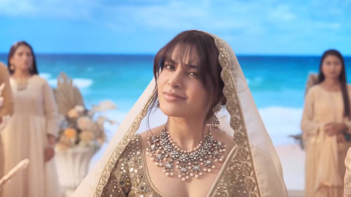 Actress Samantha shared Action photos of add film 