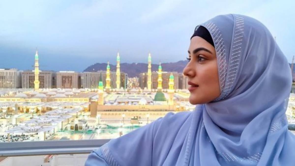 Did Sana Khan husband tortured her in public? actress explanation is here 