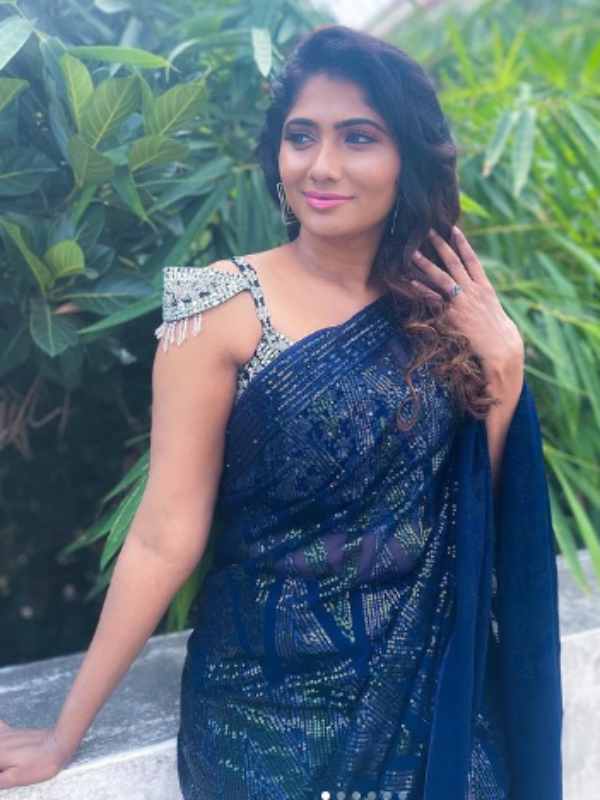 bigg boss julie shared stunning photos on instagram