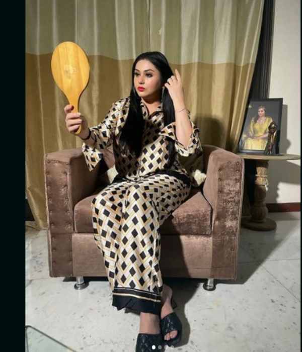 Actress Namita weight loss transformation photos trending on social media 