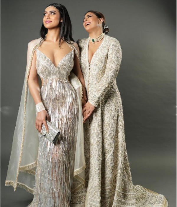 48 வயதிலும் கனவுக்கன்னி 48 வயதிலும் கனவுக்கன்னி