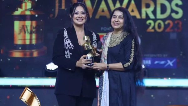 திரையரங்கில் குவிந்த கூட்டம்