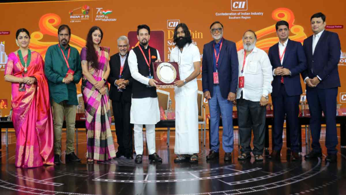 Dhanush: Union Minister Anurag Thakur presents Youth Icon Award to Dhanush Dhanush: Union Minister Anurag Thakur presents Youth Icon Award to Dhanush