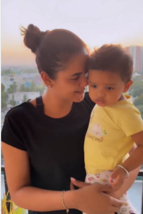 Chaitra Reddy gets trolled for giving food to a kid with her mouth Chaitra Reddy gets trolled for giving food to a kid with her mouth