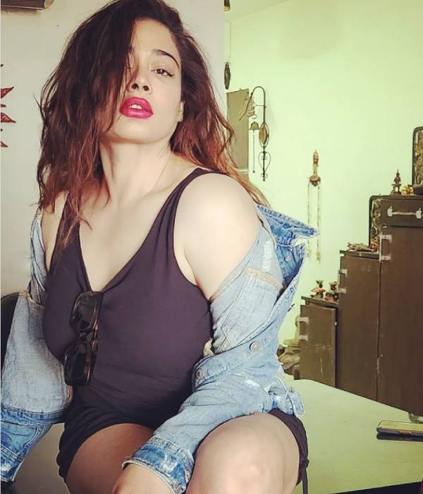 Actress kiran rathod instagram hot photos