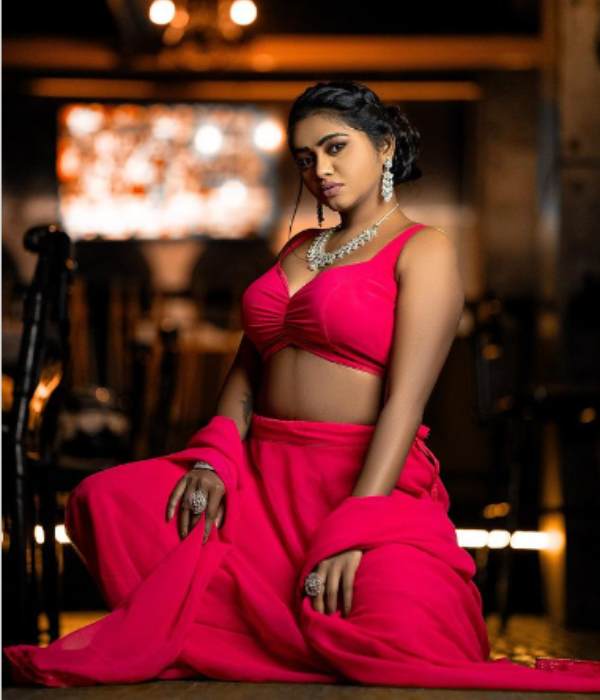 actress shalu shamu lost her 2 laksh costly iphones