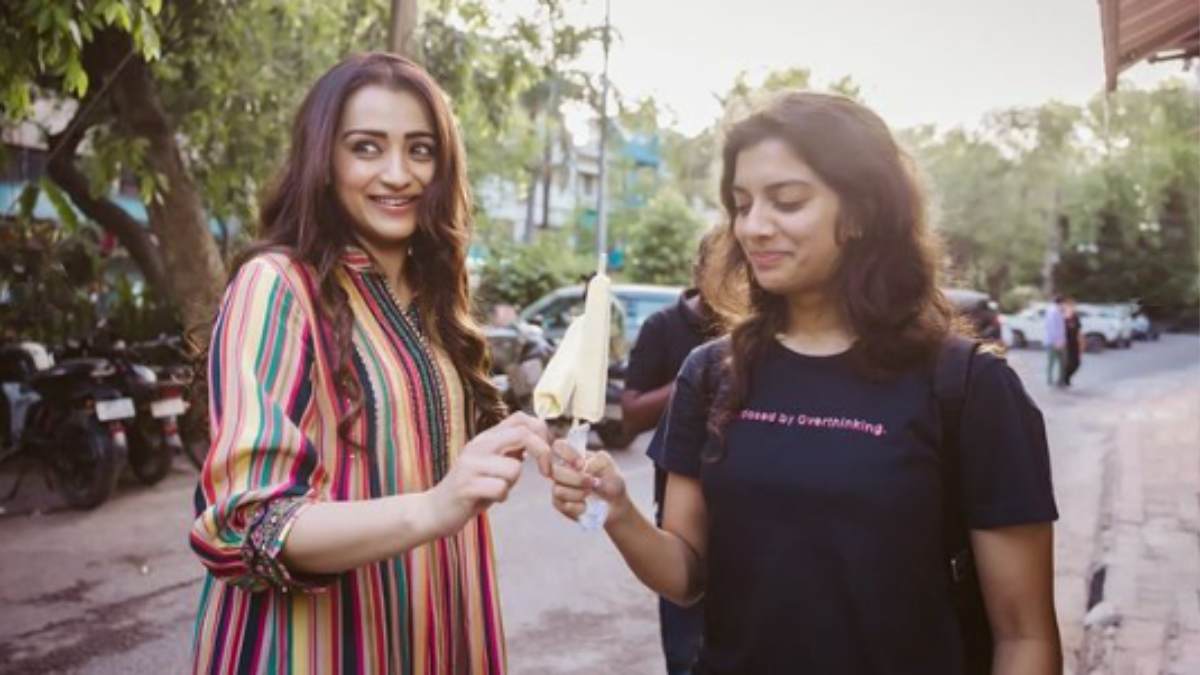 Ponniyin Selvan 2 Crew eating kulfi ice in mumbai that pictures gone viral 