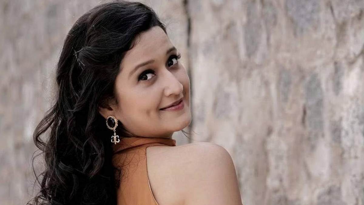 Laila got angry with the producer Thanu for he was not met laila 