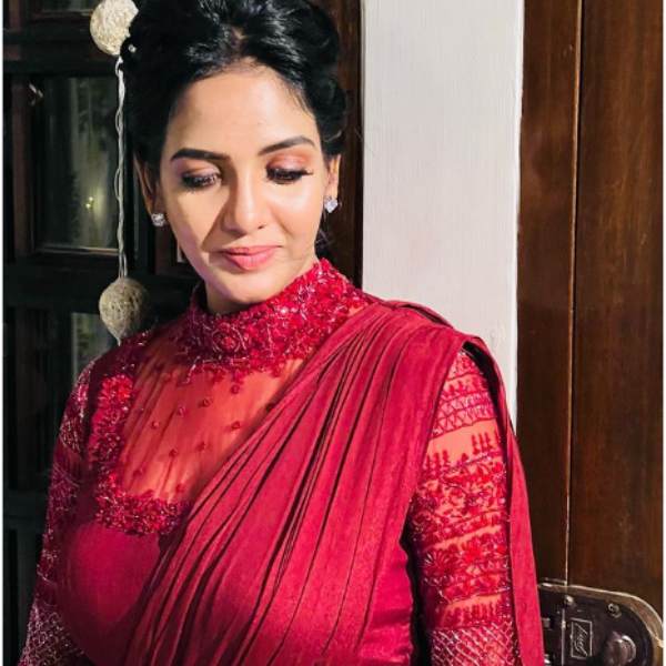 Bigboss Season 5 Ameer & Pavani pair released their recent photographs in Instagram 