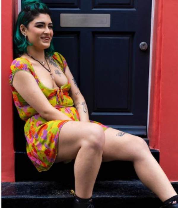 Actress Kushboos daughter Avantikas photos makes fans unhappy 