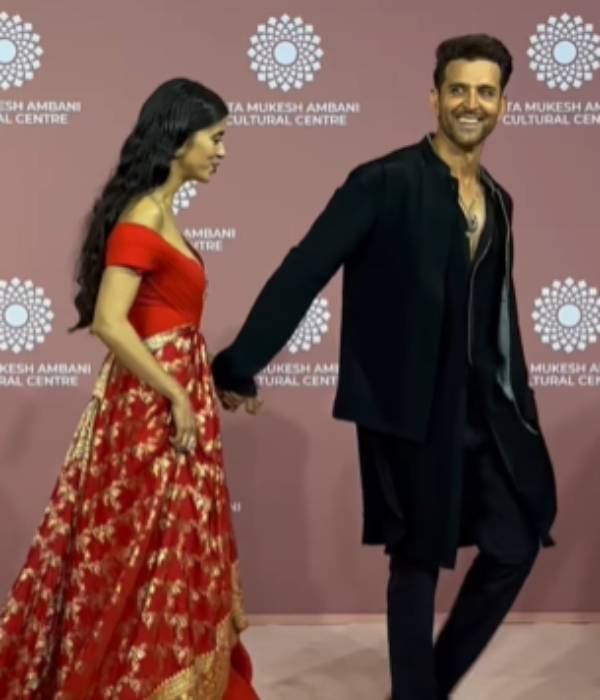 புது காதலியுடன்