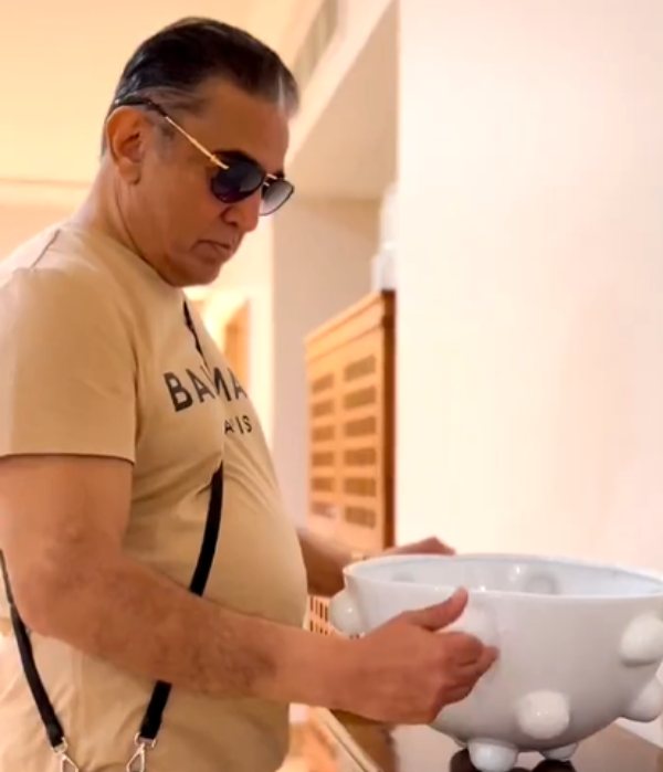 Actor Kamal haasan takes a small musical break before massive train action sequences in South africa Actor Kamal haasan takes a small musical break before massive train action sequences in South africa