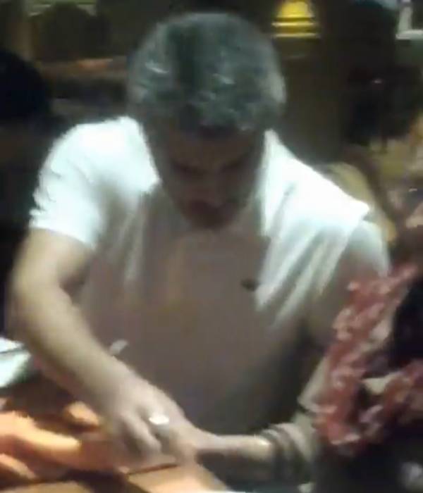  Ajith: Rare Video of Ajith with his Parents and Director Siva at Hotel 