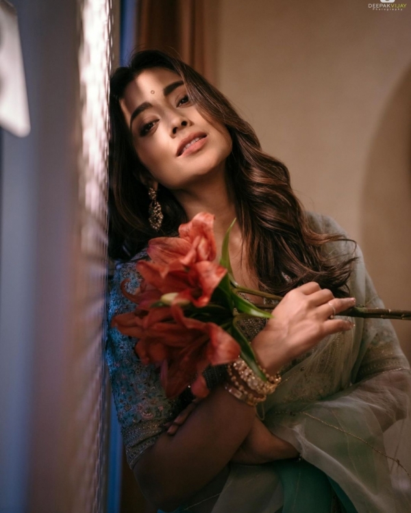 நடிகை ஸ்ரேயா சரண் 