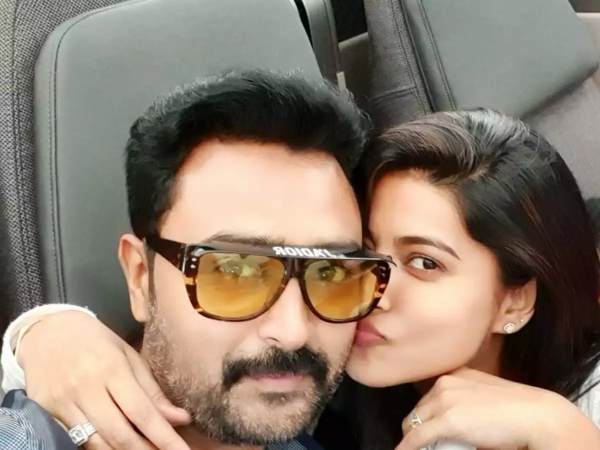 Sneha and Prasanna honey moon had a super Vijay connectivity? 