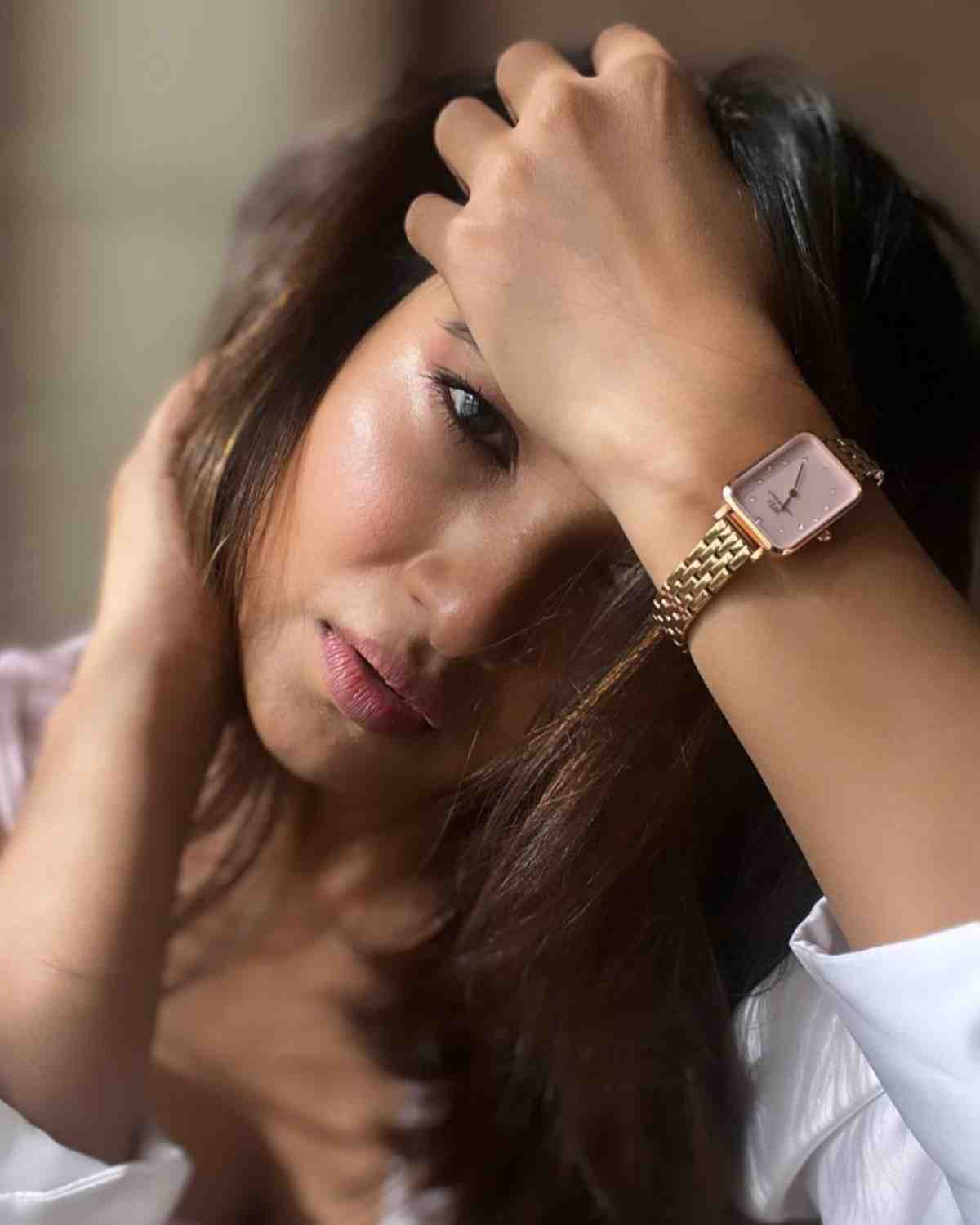 vani bhojan stunning photos trending on social media