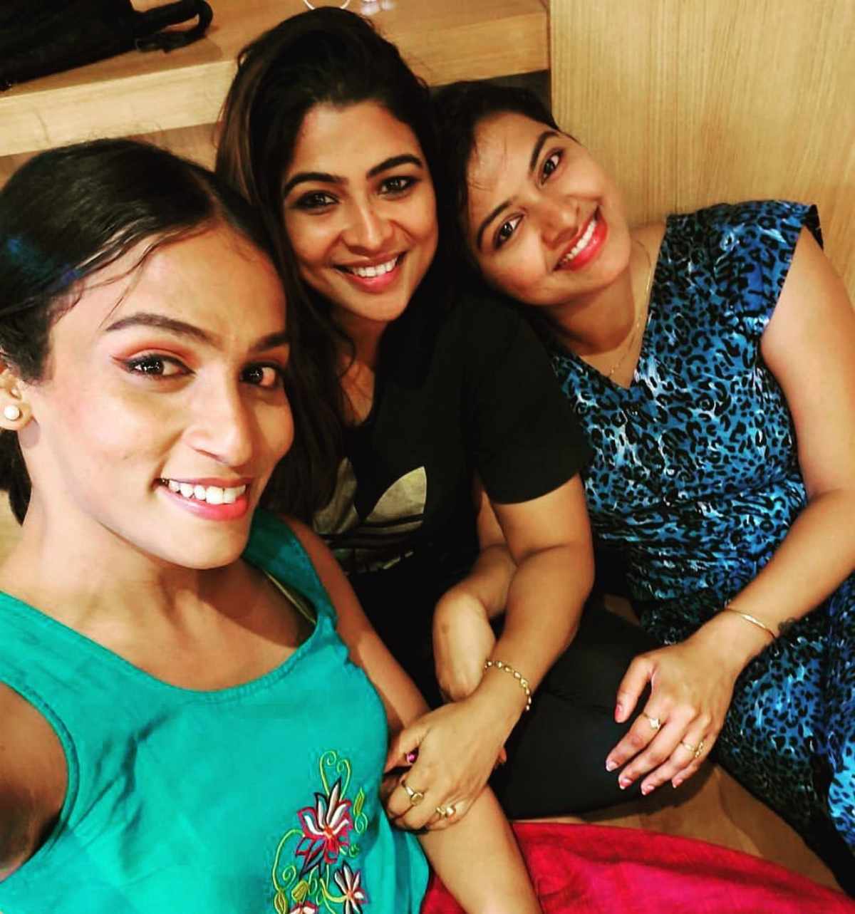  Bigg Boss Vj Maheshwari poses with a hot bikini in a swimming pool 