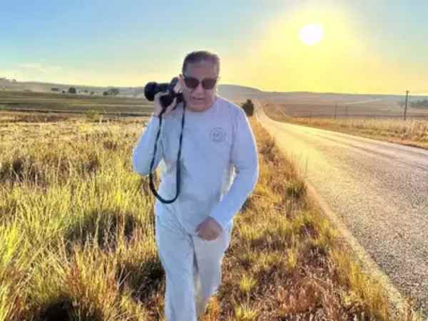 Actor Kamal haasan turns photographer in Indian 2 spots Actor Kamal haasan turns photographer in Indian 2 spots