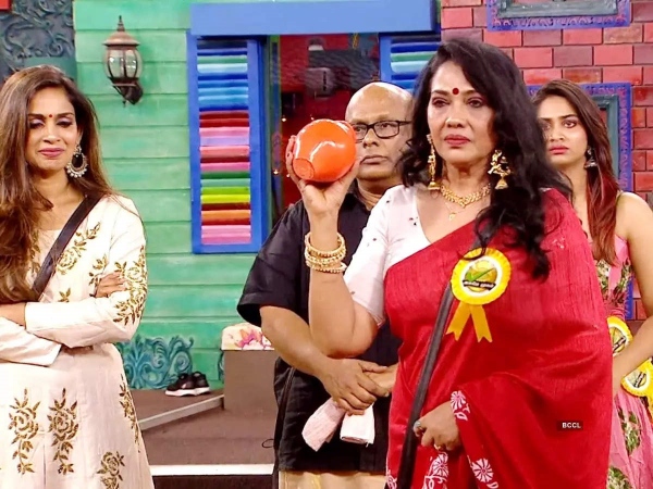 Bigg Boss fame Rekha Harris doing lead lady in Miriyamma movie pooja pics out now Bigg Boss fame Rekha Harris doing lead lady in Miriyamma movie pooja pics out now